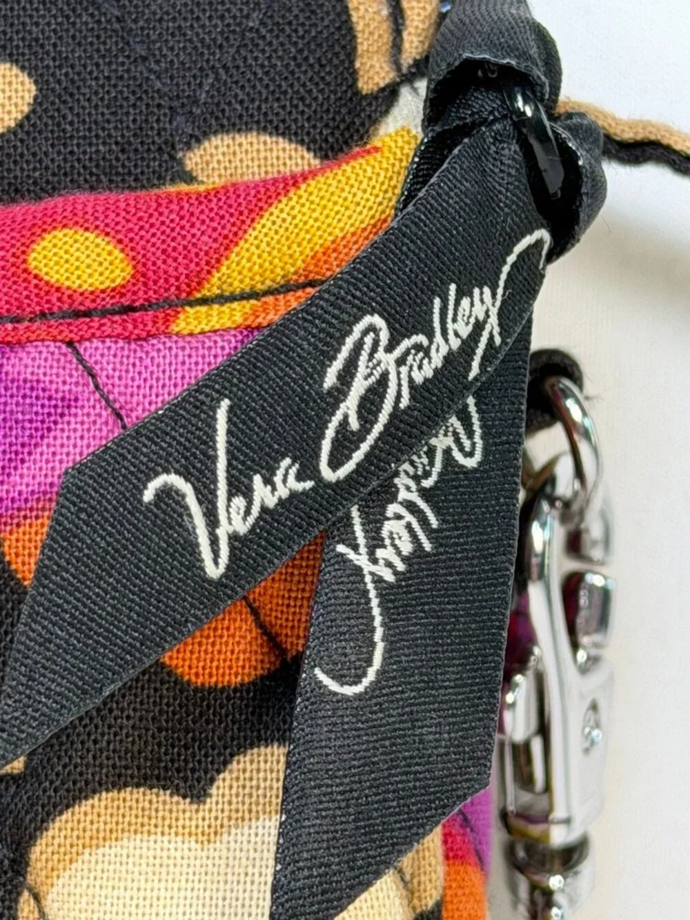 NWOT VERA BRADLEY Suzani Quilted Phone Case Wristlet Wallet